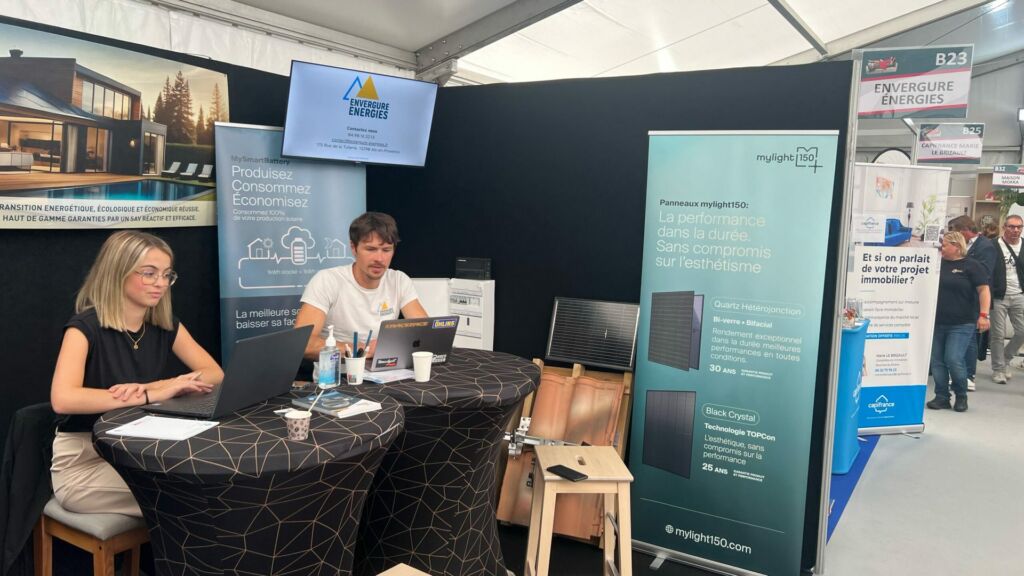 Stand Envergure Énergies au salon de l'habitat